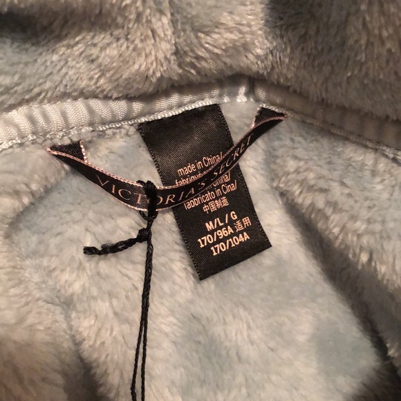 NWT Victoria’s Secret Cozy Short Plush Robe. HTF Color Sage Green. M/L. Soft. - Picture 11 of 12